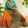 Traditionelles Kleidungsset für persische Frauen