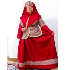 Traditionelles Kleidungsset für persische Frauen in Rot