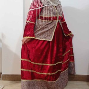 Traditionelles türkisches Kleidungsset für persische Frauen