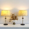 Tischlampe mit Trommel-Lampenschirm Design in Gold