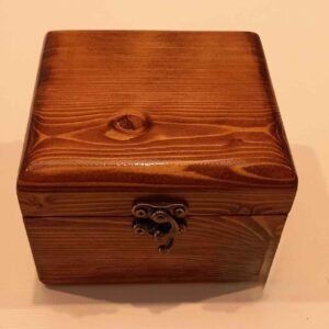 Handgefertigte Holz-Schmuckbox in Braun
