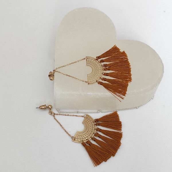 Handgewebte Macrame Ohrringe mit Anhänger in Braun