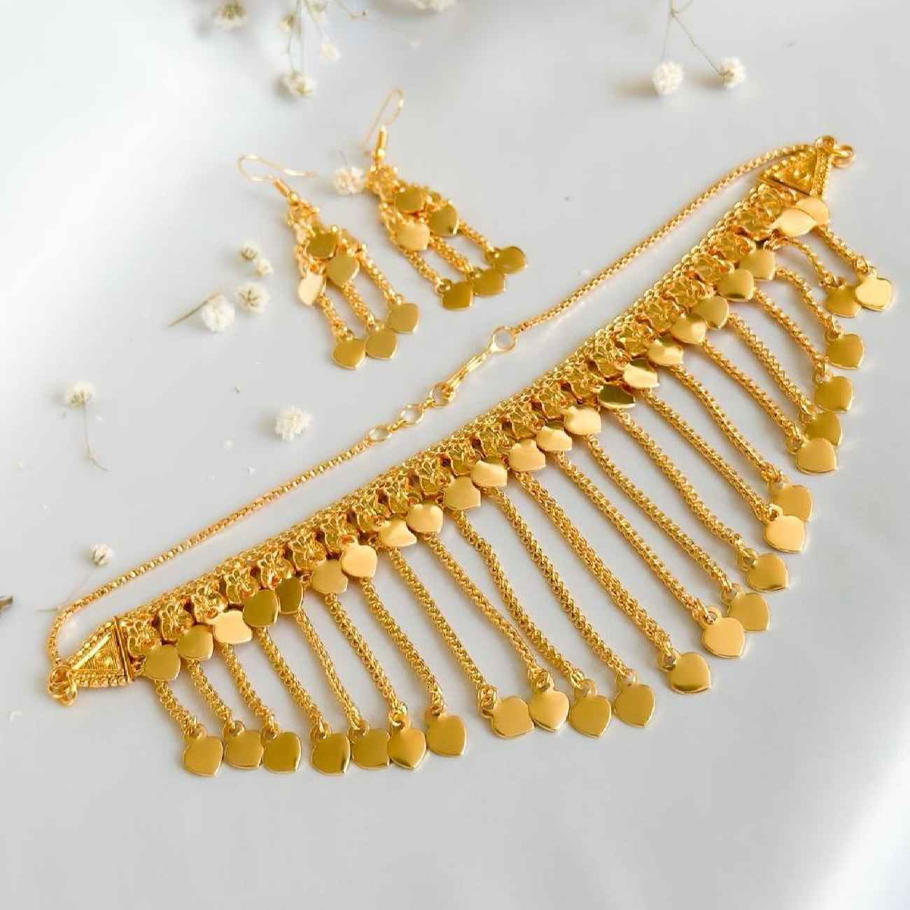 Mortasha Messing-Halsketten-Set mit Ohrringen