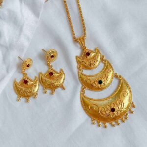 Elegantes Mehak Messing-Halsketten-Set mit Ohrringen