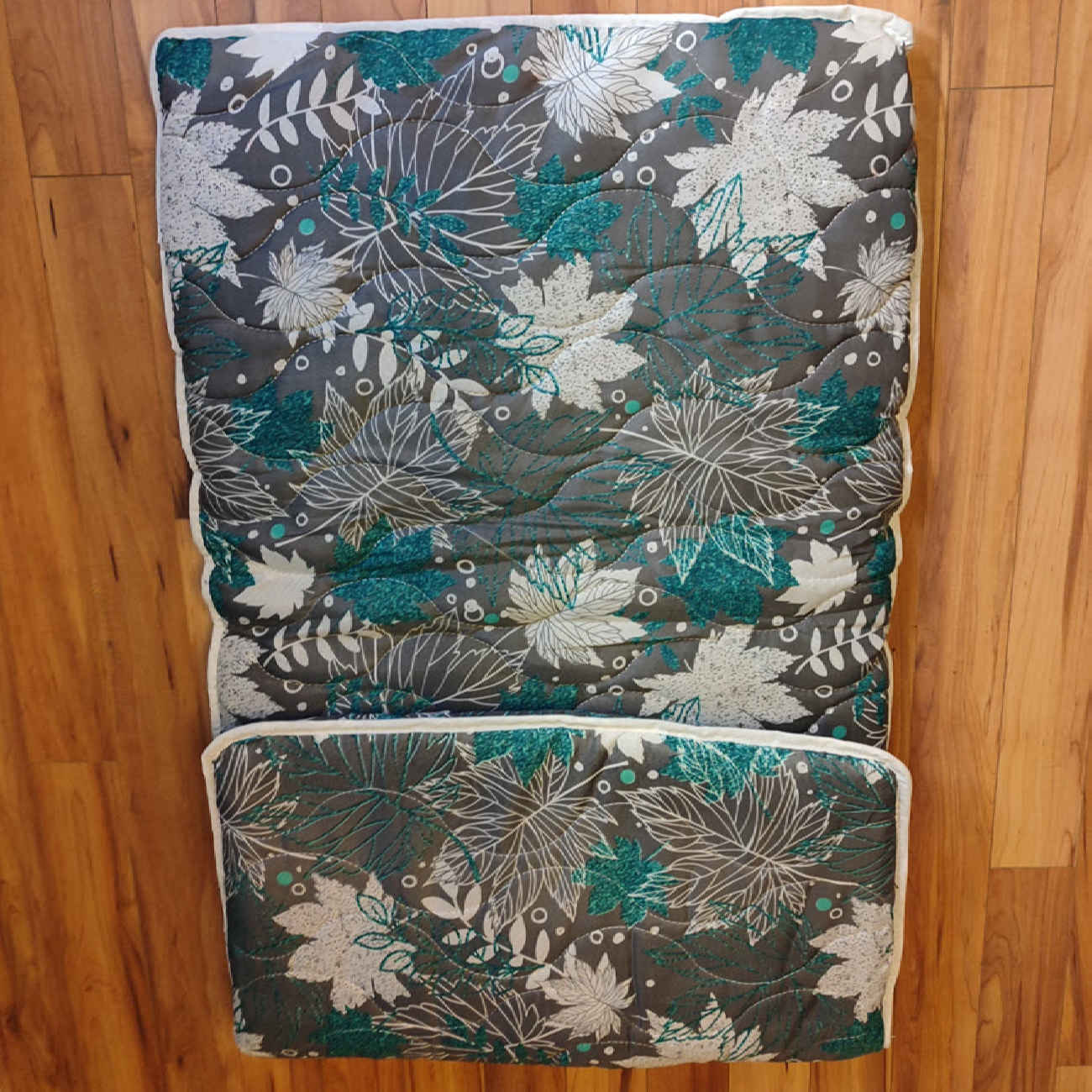 Bodenschlafmatratze mit Blätterdesign, Einzelgröße