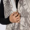 Ärmellose Daunenjacke für Damen mit Reißverschluss und Blätter-Design