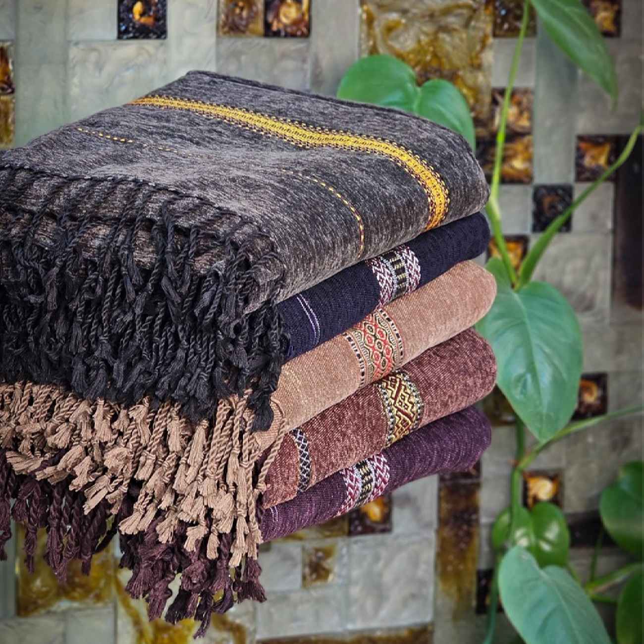 Afghanische Wolldecke – Handgefertigt, warm & ideal für Winternächte
