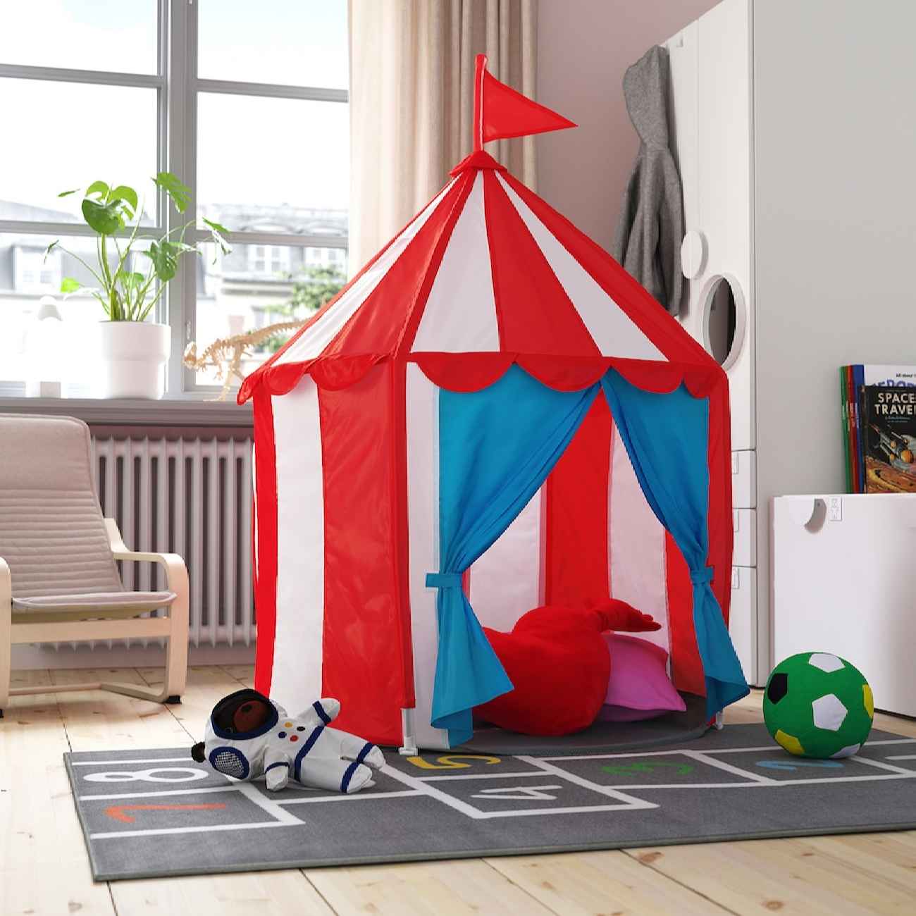 Gemütliches Kinderspielzelt Schlossmodell in Rot