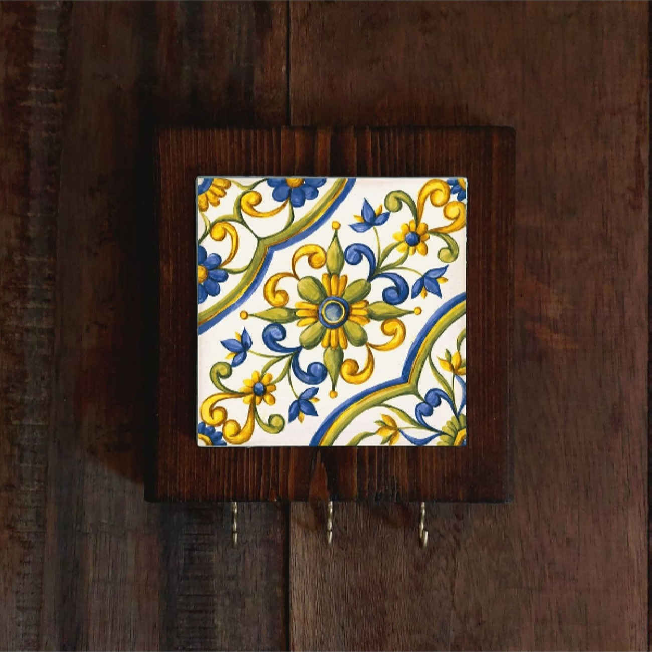 Handgefertigter persischer Holz-Wandschlüsselhalter mit kunstvollem Blumen-Design in Gelb