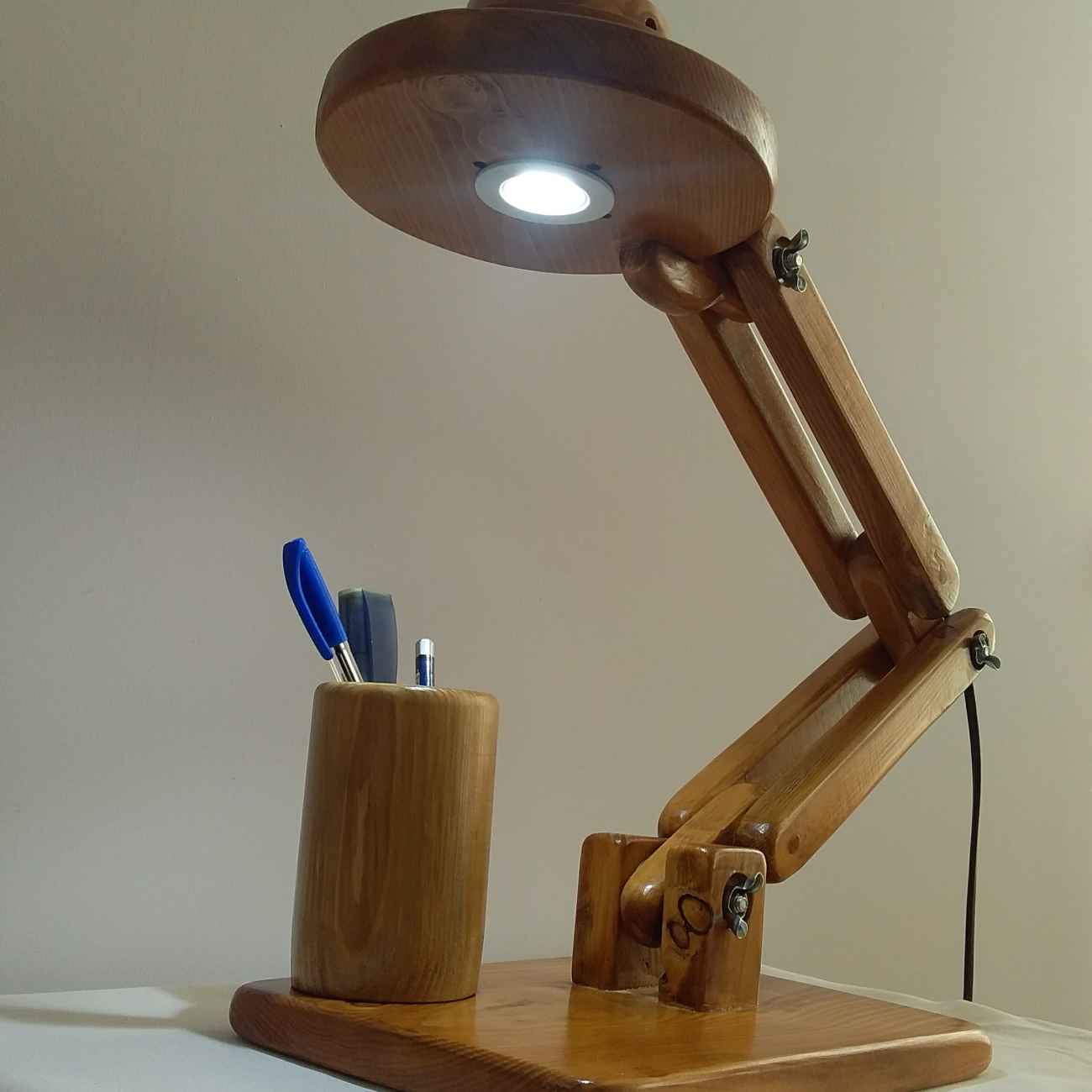 Stilvolle verstellbare Holz-Schreibtischlampe mit Organizer – Ideal für Homeoffice & Studium