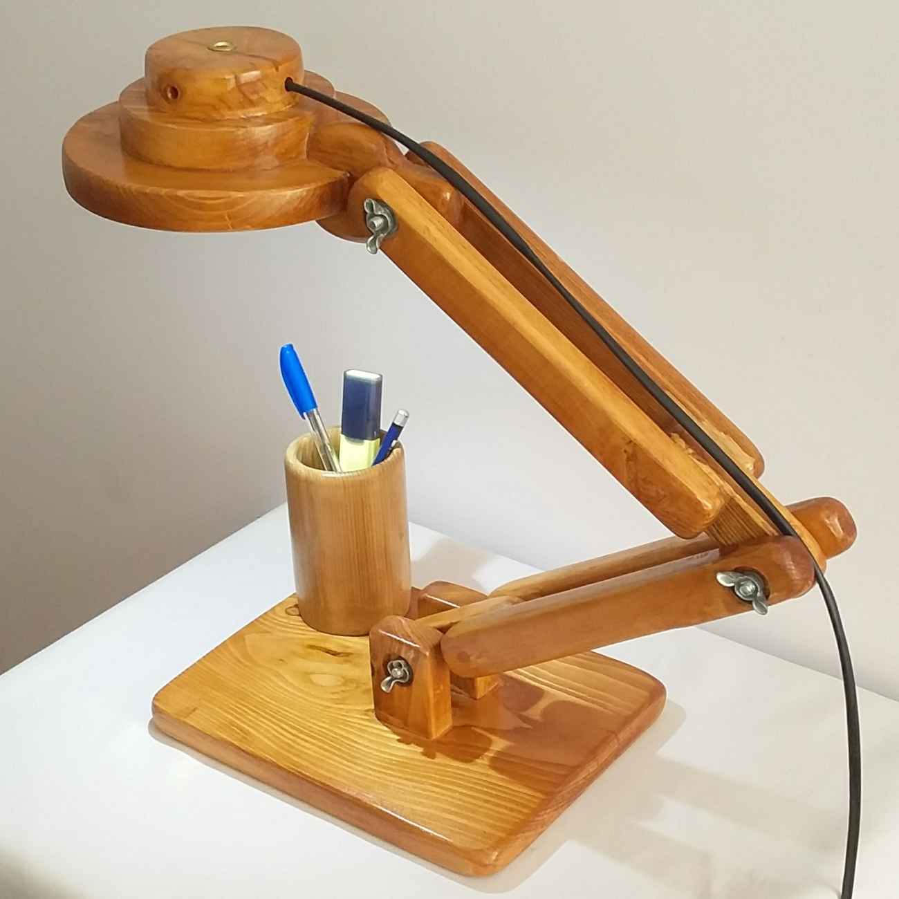 Stilvolle verstellbare Holz-Schreibtischlampe mit Organizer – Ideal für Homeoffice & Studium
