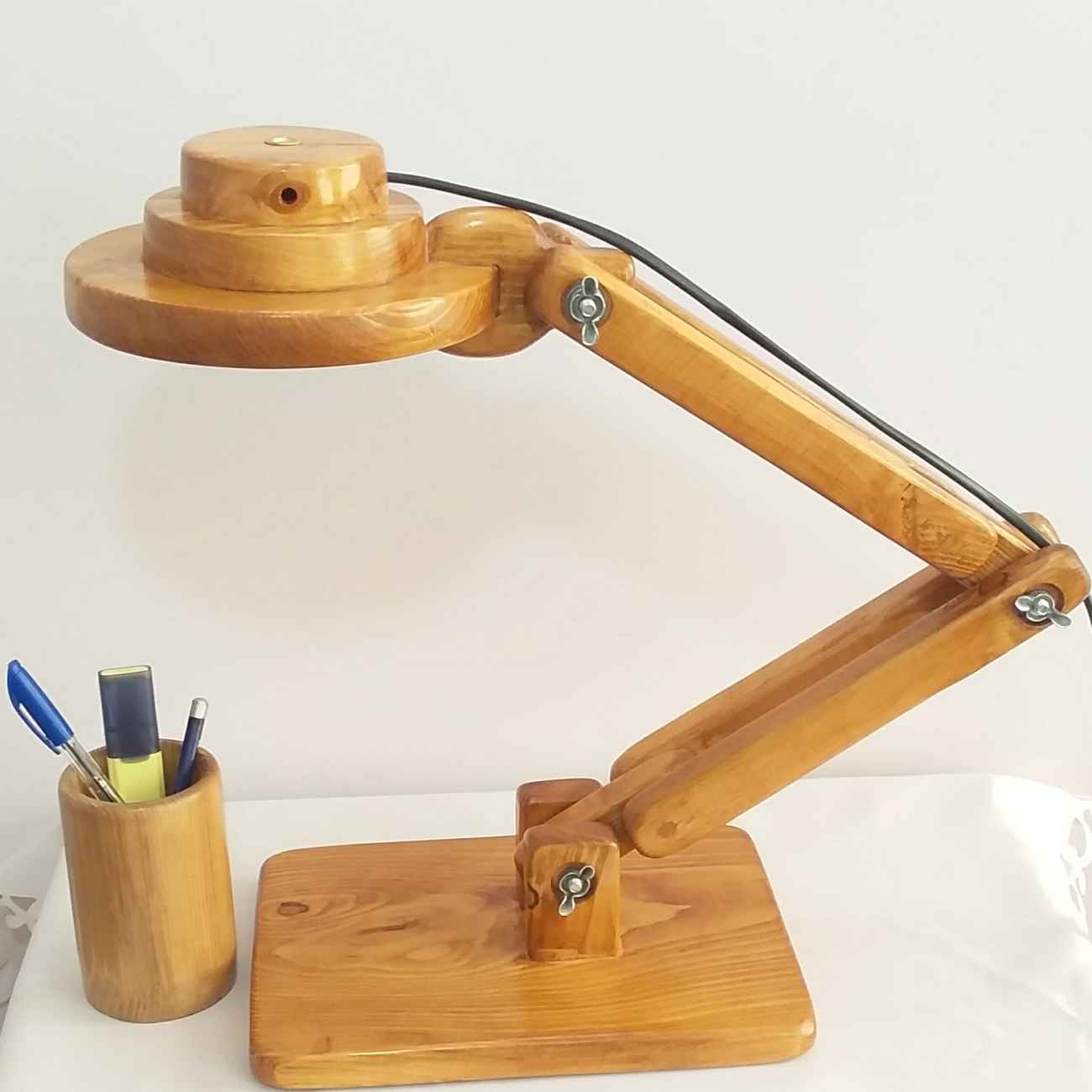 Stilvolle verstellbare Holz-Schreibtischlampe mit Organizer – Ideal für Homeoffice & Studium