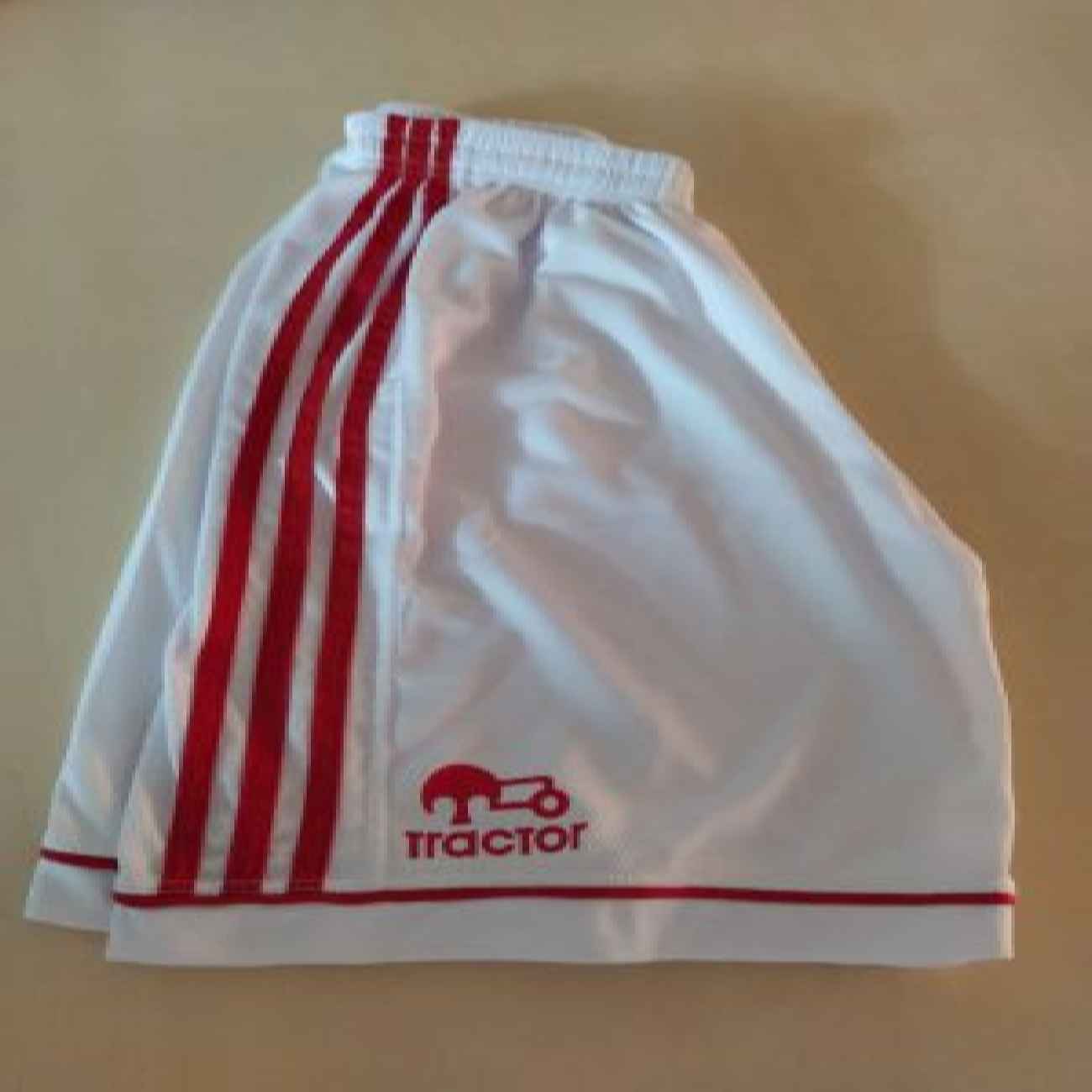 Tractor Football Club Weißes Trikot 2024 – Offizielle Ausrüstung für wahre Tractor Sazi Fans