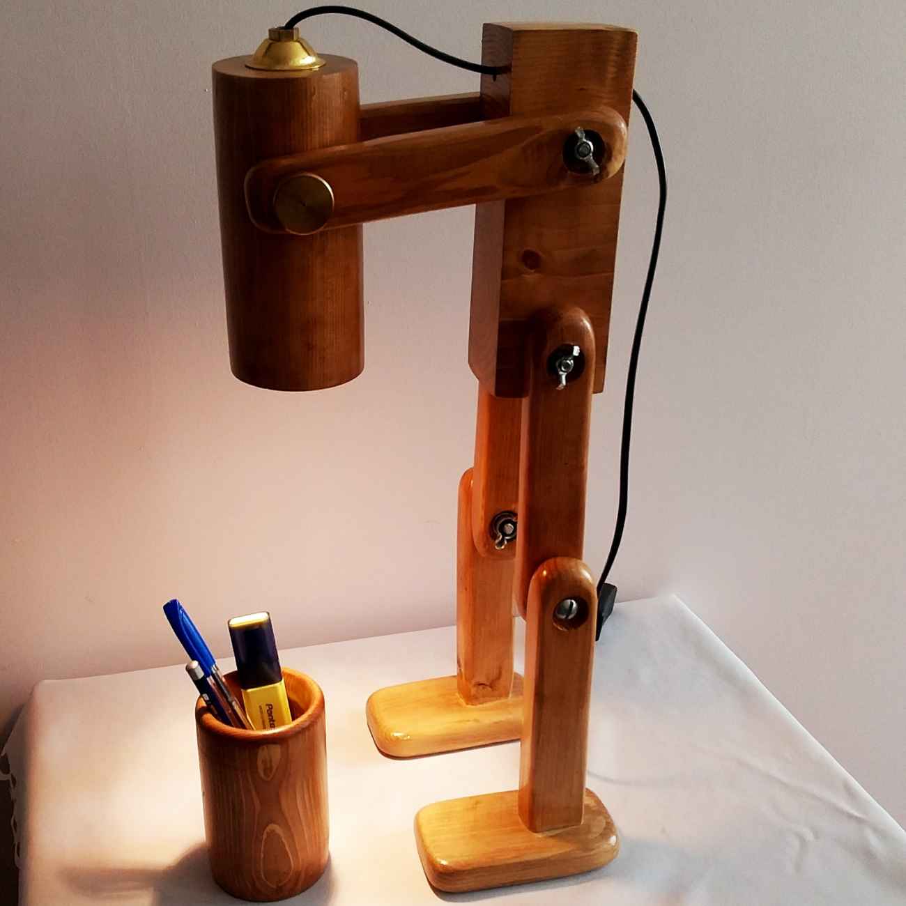 Verstellbare Holz-Schreibtischlampe mit Organizer – Ideal für Homeoffice & Studium