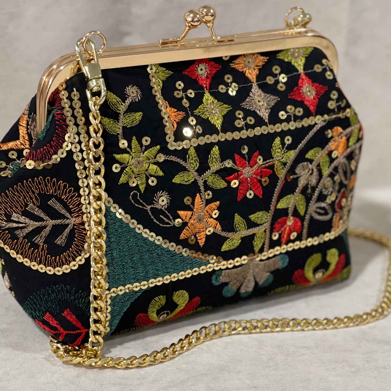Luxuriöse handgefertigte Leder-Umhängetasche – Shab Design
