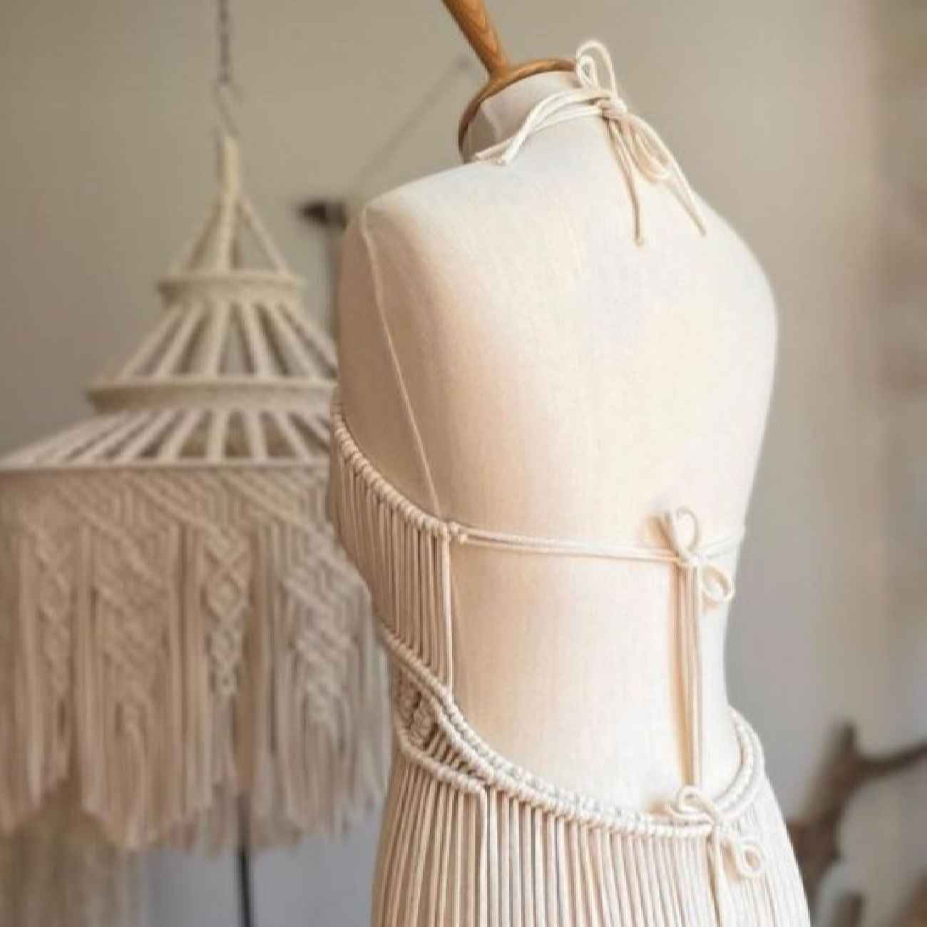 Handgefertigtes Boho-Makramee-Kleid für Unvergleichlichen Stil und Komfort
