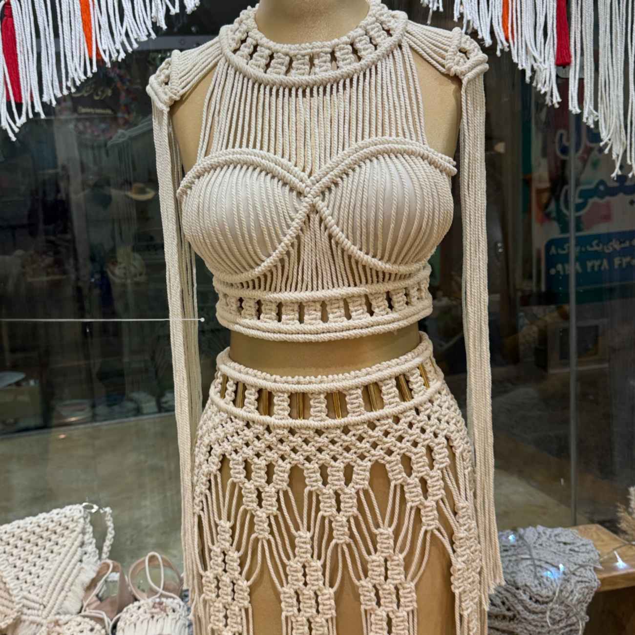 Handgefertigtes Makramee-Kleid – Crop-Top und Rock, Perfekt für den Strand