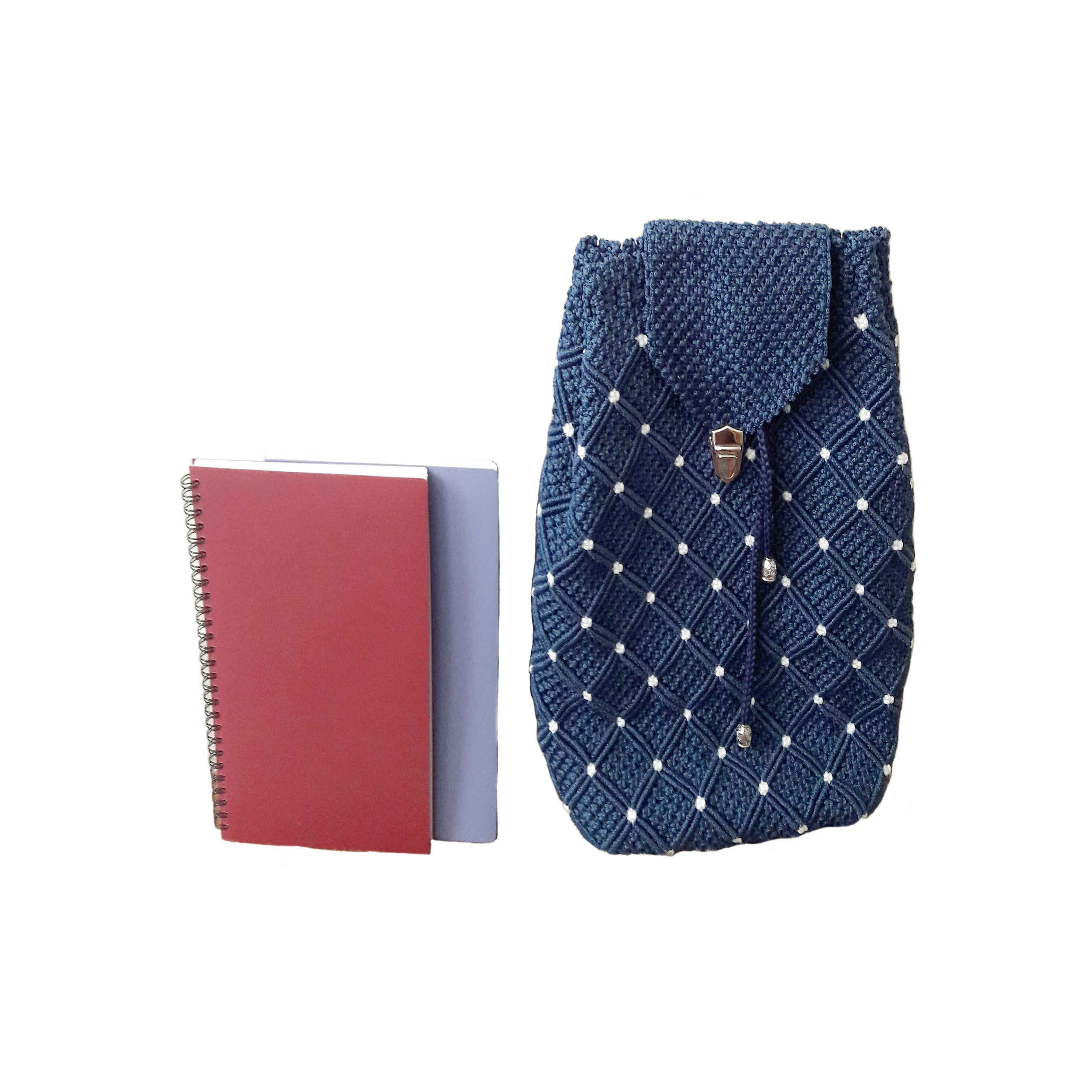 Handgemachter, gehäkelter Freizeitrucksack – Stylisch & langlebig in Marineblau