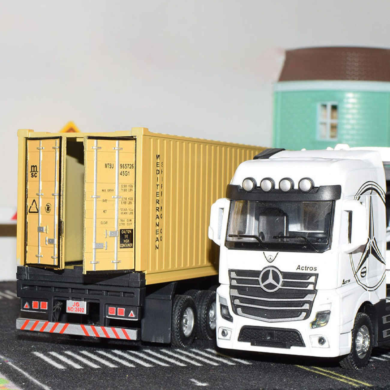 Mercedes-Benz Actros 1996 Spielzeug-Lkw – Mit MSC-Container und detaillierten Verzierungen