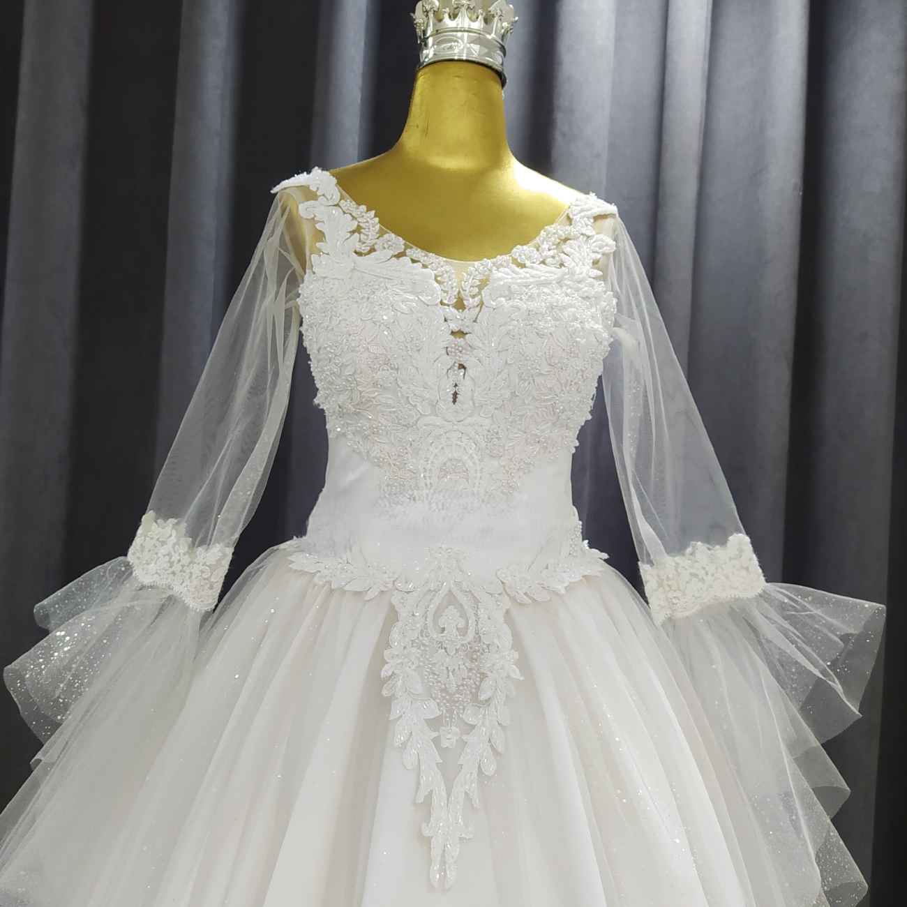 Persisches Prinzessinnen-Hochzeitskleid – Arabischer Stil mit Glockenärmeln