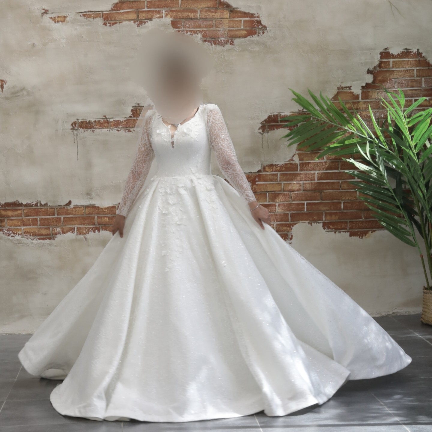 Persisches Hochzeitskleid – Arabischer Stil mit Herzausschnitt
