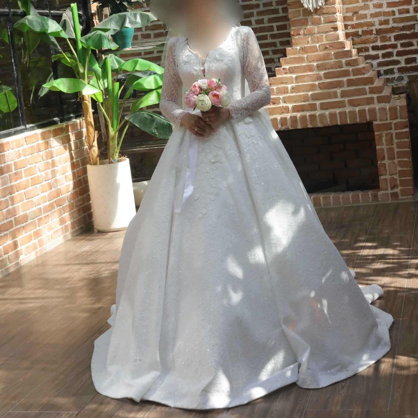 Persisches Hochzeitskleid – Arabischer Stil mit Herzausschnitt