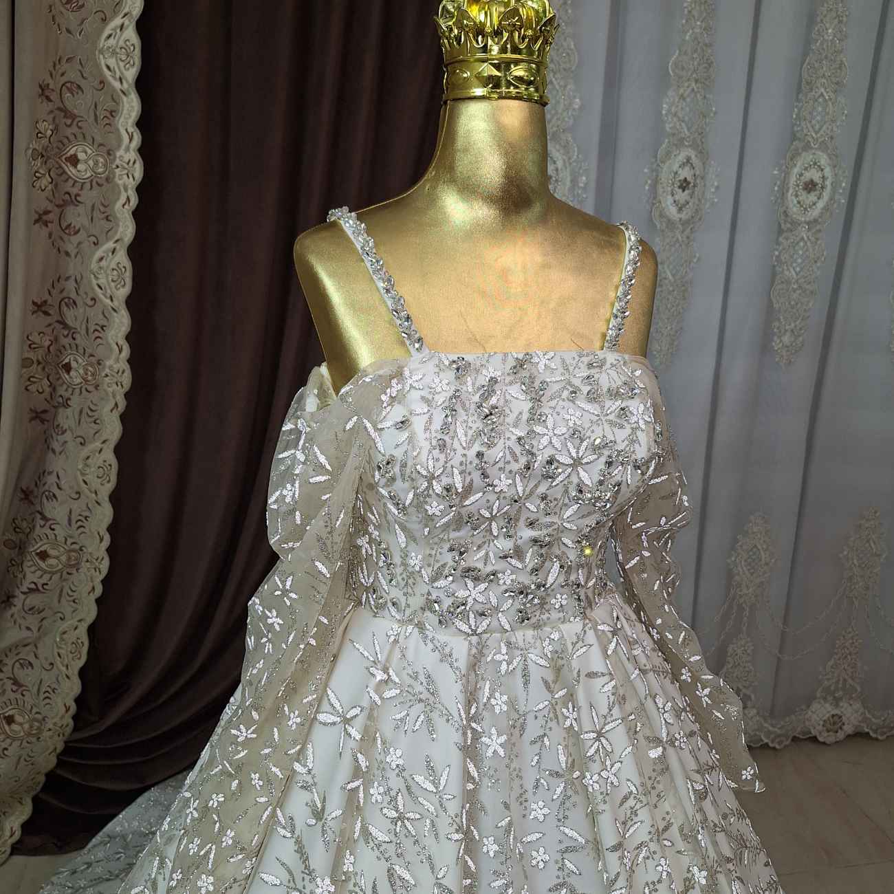 Hochzeitskleid – Modell Sternennacht, Eleganz und moderner Stil
