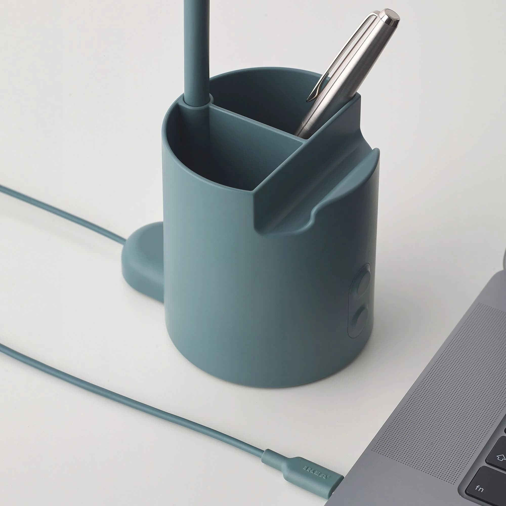 Schreibtischlampe mit Organizer – Licht, Stauraum & Stil für jedes Arbeitsumfeld
