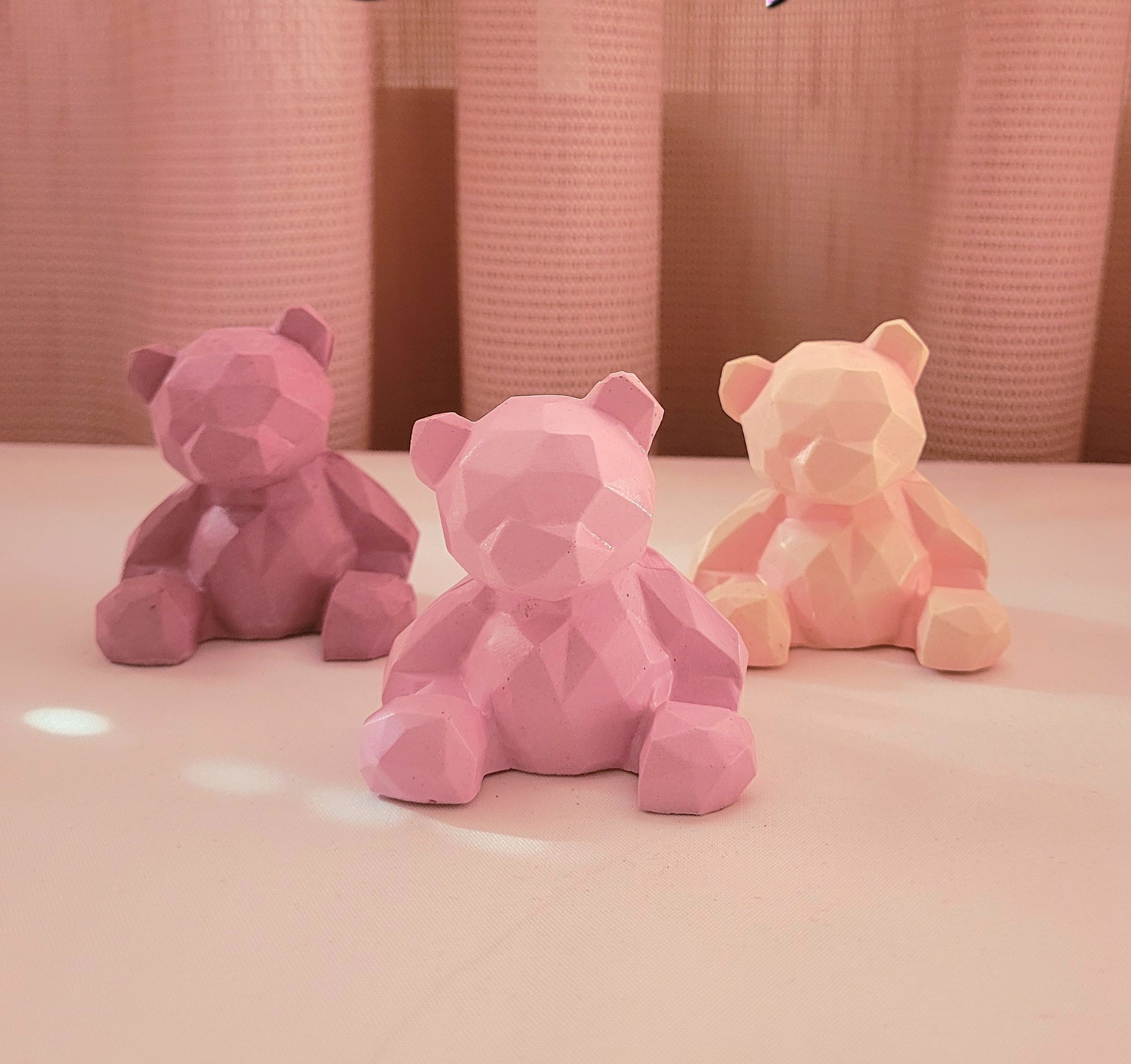 Geometrische Teddy-Bär Kubismus Figur – Künstlerische Kubismus Dekor Idee (Set von 2)