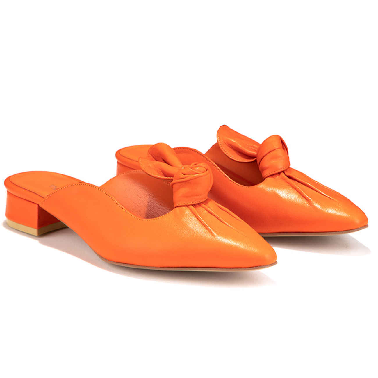 Frauen Mashhad Mules Schuhe aus natürlichem Leder – Komfortabel und stilvoll in Orange