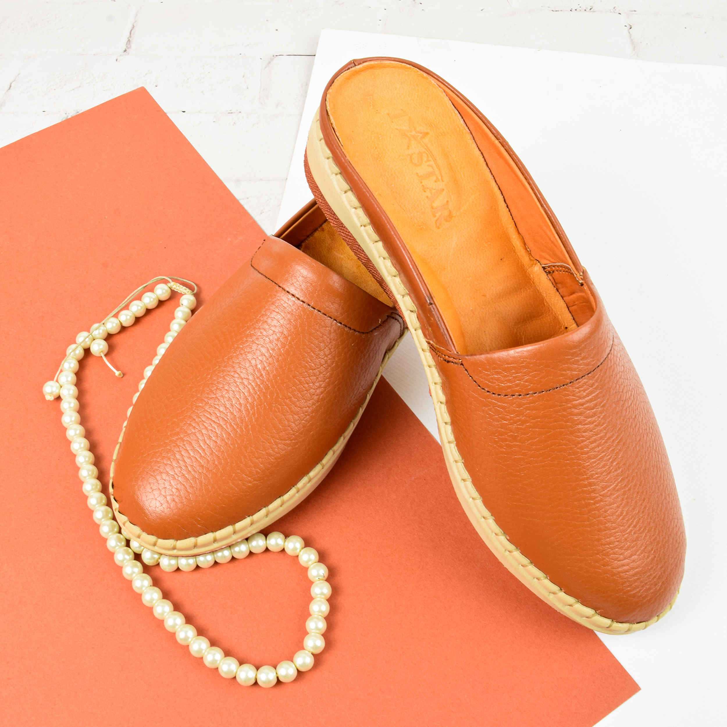 Frauen Mules Schuhe aus natürlichem Leder – Für Komfort und Stil in Braun