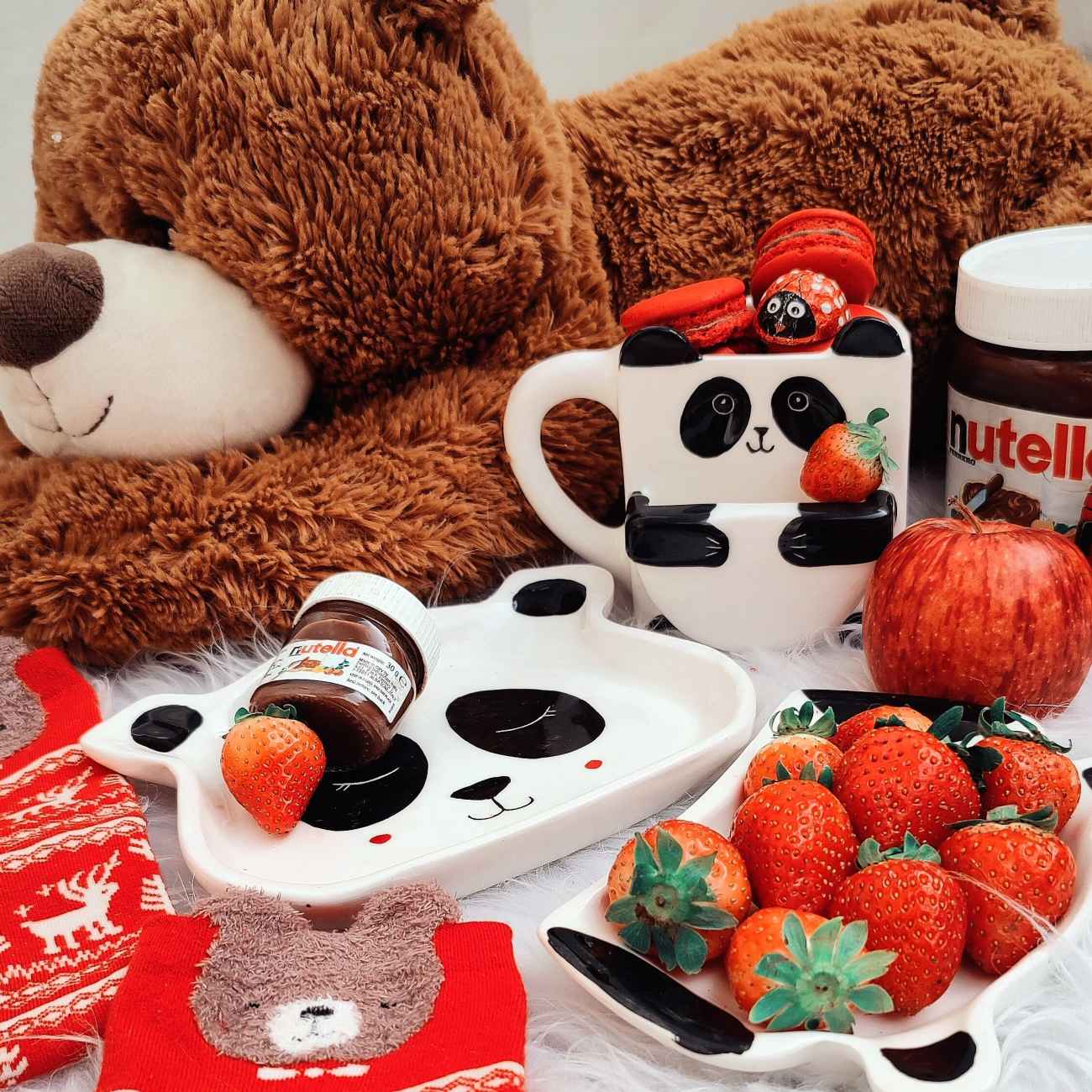 Künstlerische Keramiktasse – Panda Design mit Kekshalter