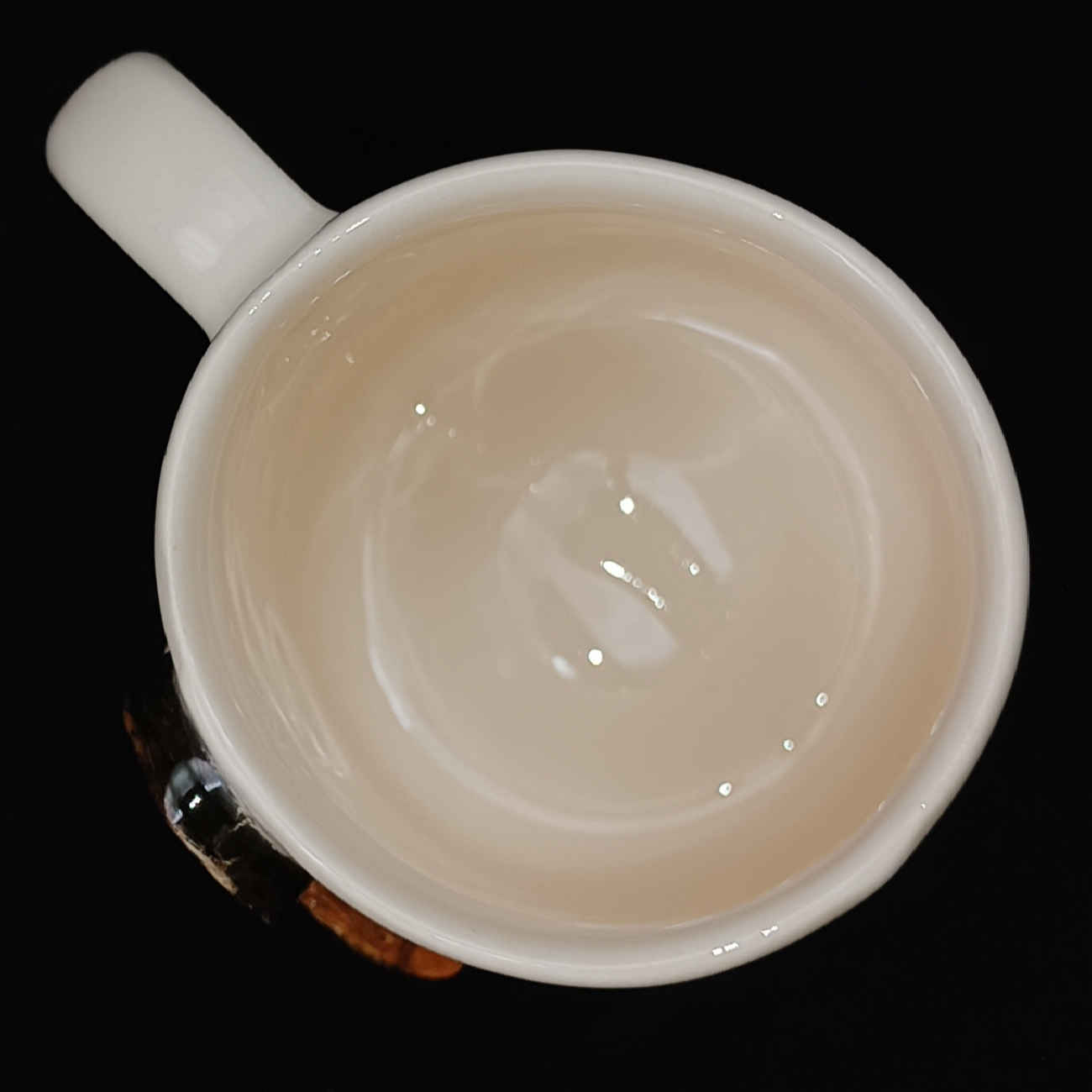 Künstlerische Keramiktasse – Perfekt zum Verschenken und Sammeln mit Mädchendesign
