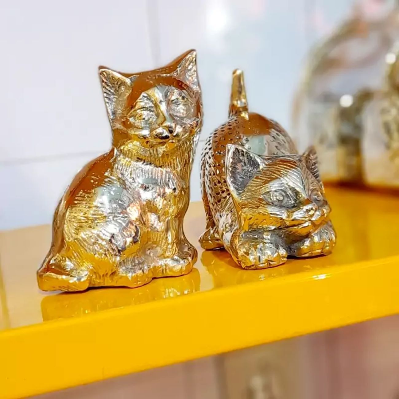 Bronze-Katzen-Skulpturen (2 Stück) – Elegante und zeitlose Kunst