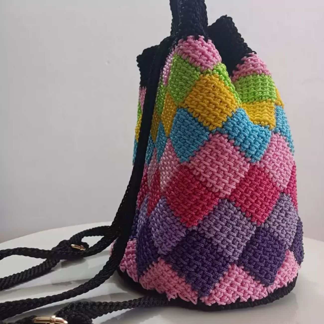 Handgefertigte tunesische Häkeltasche – Buntes, personalisiertes Accessoire