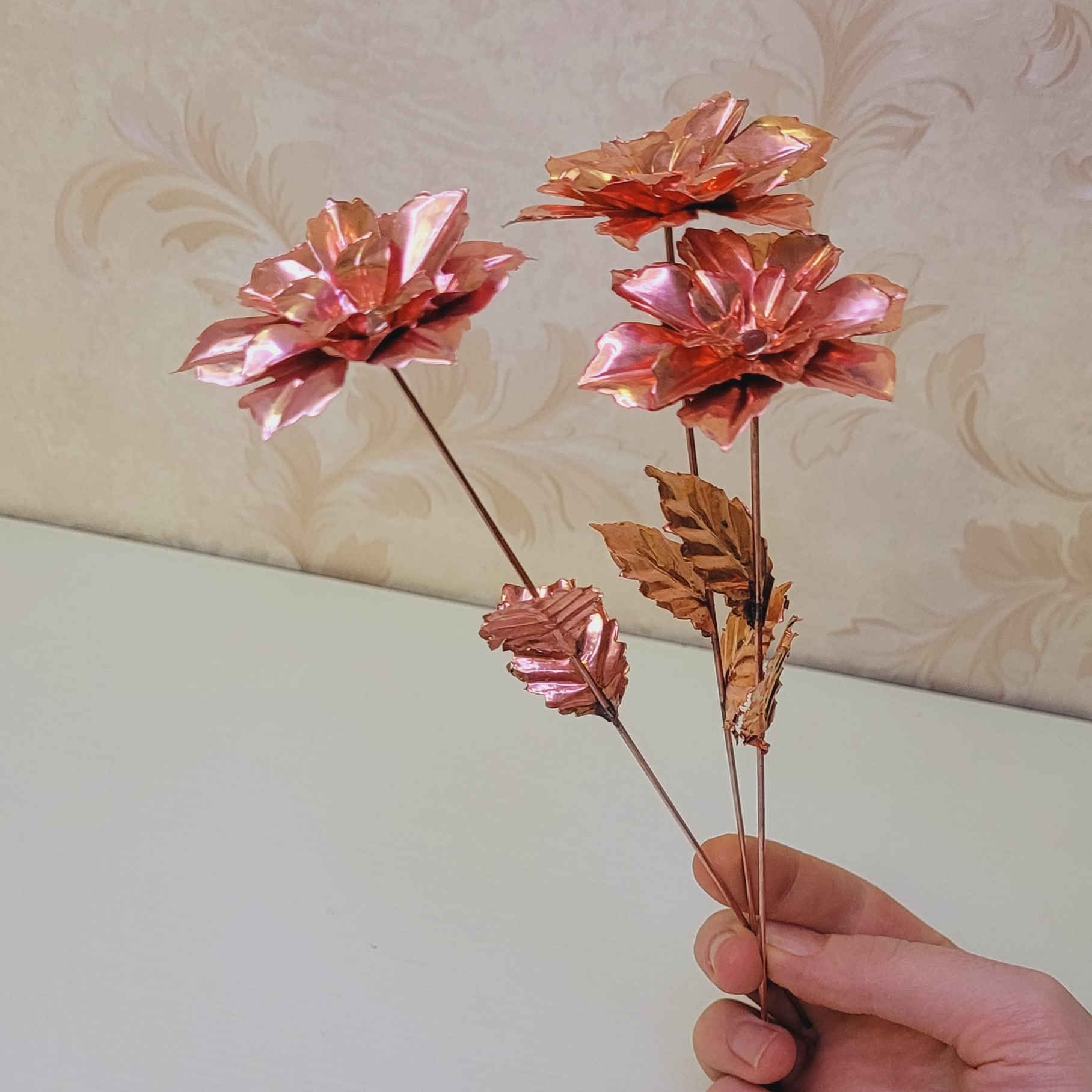 Dekorative Kupferblume – Wohnambiente aufwerten mit Handgefertigter Floraler Kunst (x5)