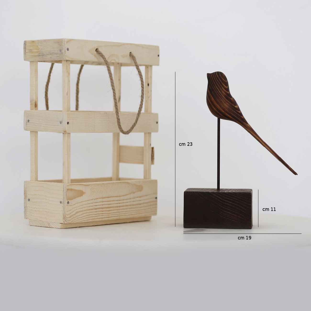 Dekorative Holz-Vogelfigur – Perfekt für rustikale und moderne Räume.