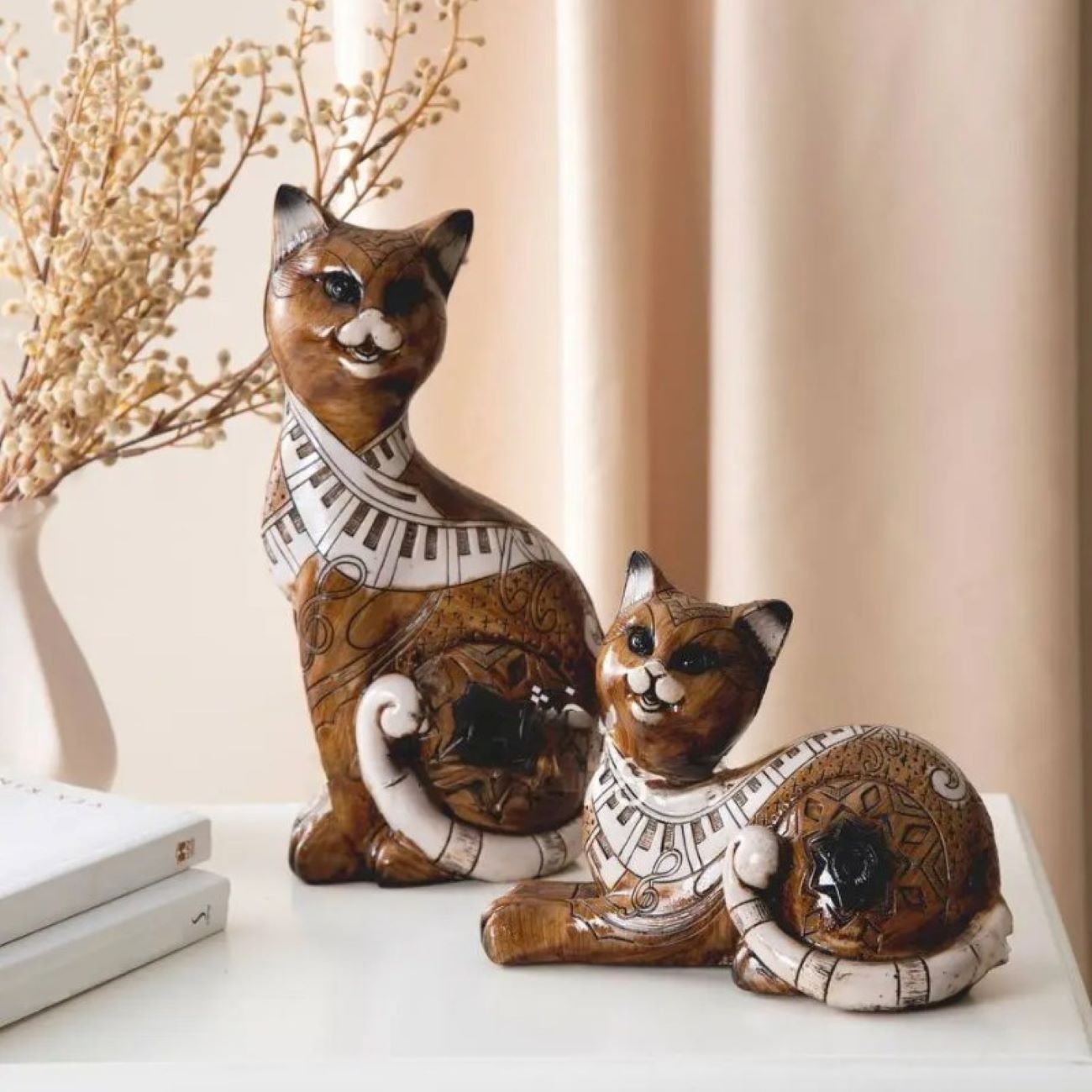 Ägyptische Katzen-Skulpturen (2 Stück) – Elegante und zeitlose Dekoration