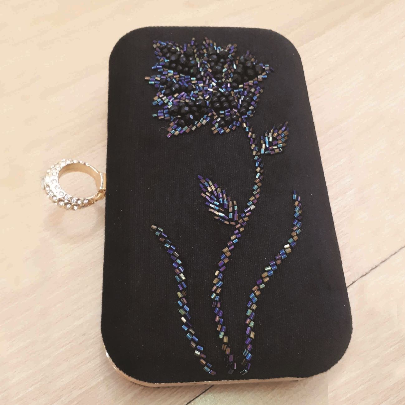 Exquisite Handgefertigte Perlen-Clutch mit Eleganten und Funkelnden Design
