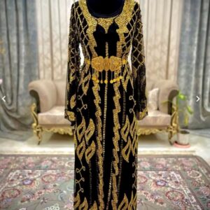 Kurdisches Kleid mit Schmuck-Stickerei – Tradition & Eleganz