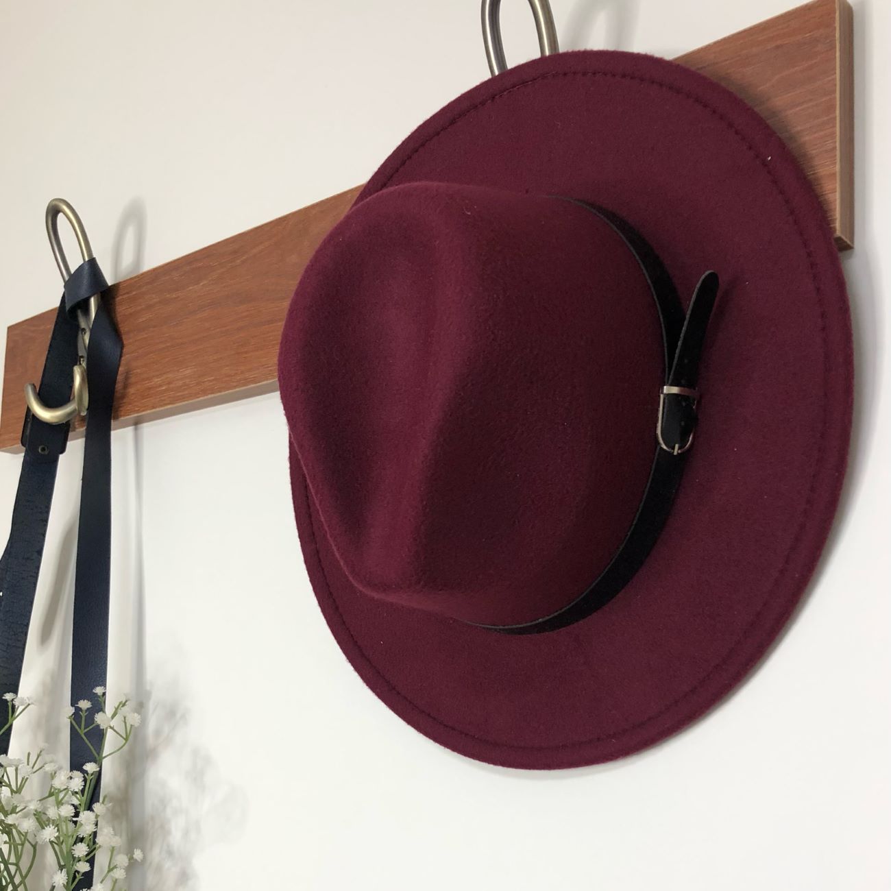 Fedora Shapoo Hut mit Stilvollem Band – Elegantes & Einzigartiges Design