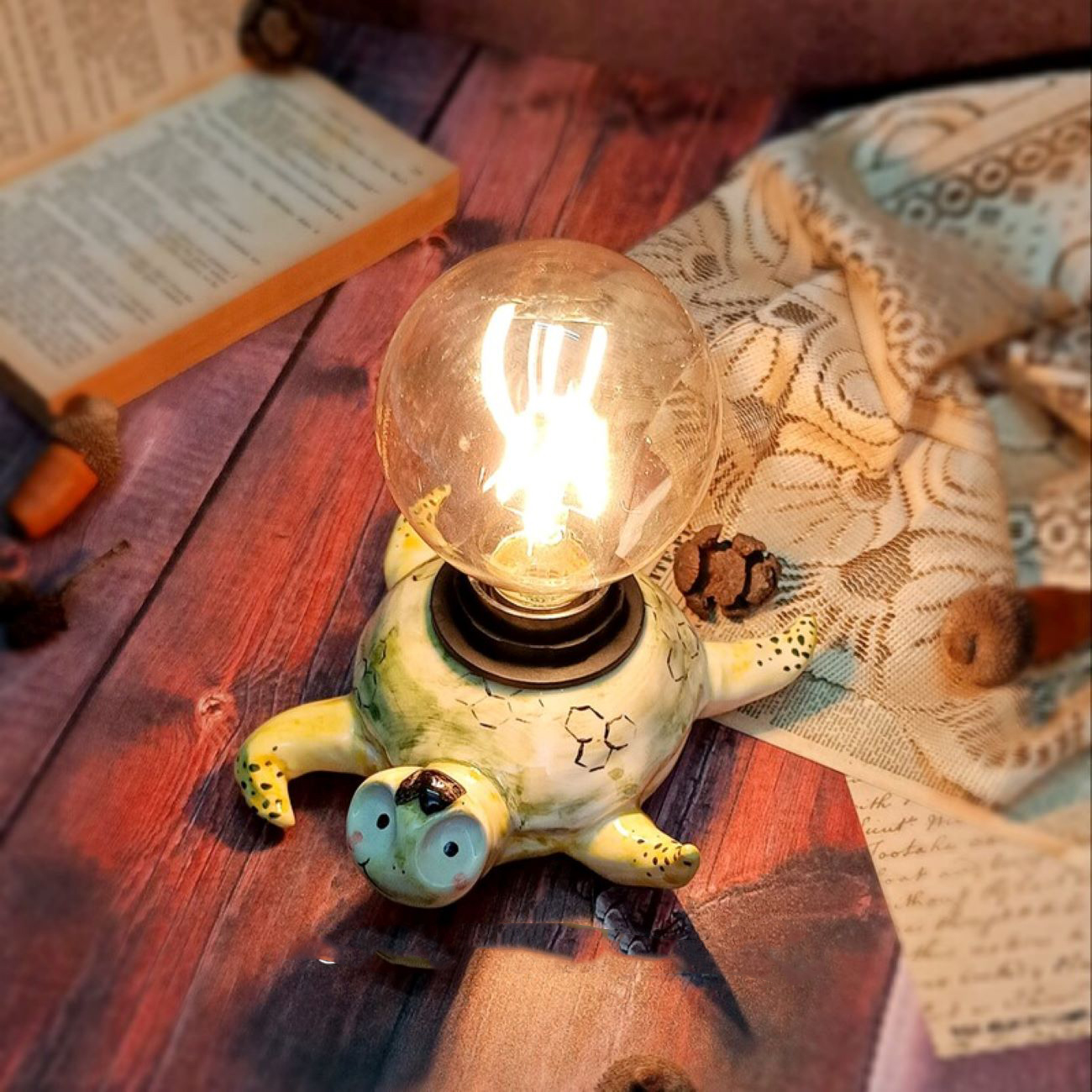 Handgefertigte Keramikturtle-Lampe – Einzigartige Tischlampe für stilvolle Akzente