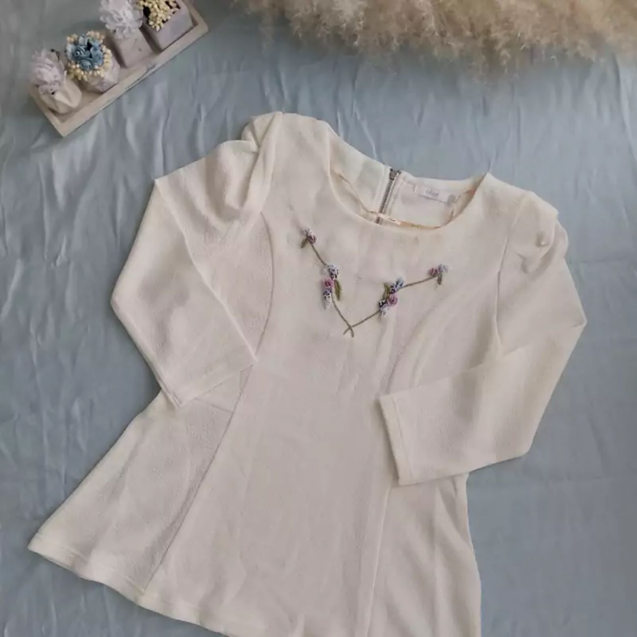 Frauen Kurzarmshirt mit Stickerei – Einzigartiges & Stilvolles Design
