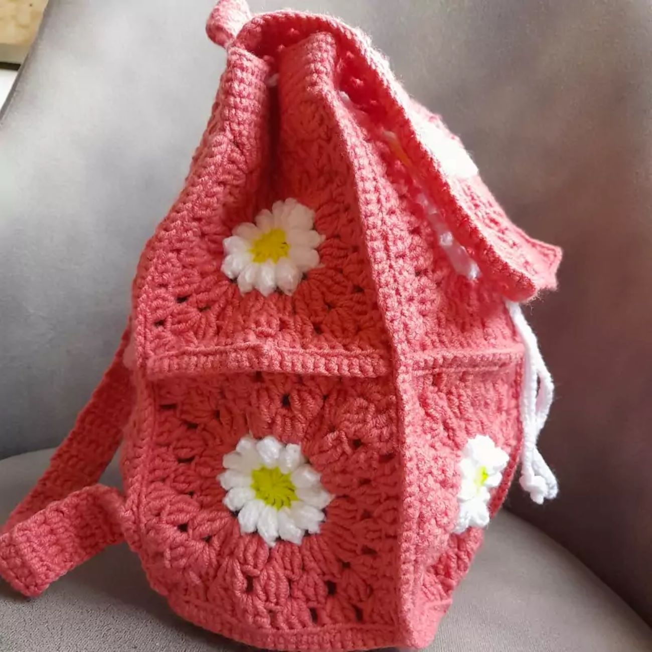 Handgefertigte Häkel-Tasche mit Blumenmuster für Kinder in Rosa – Stilvoll und Niedlich