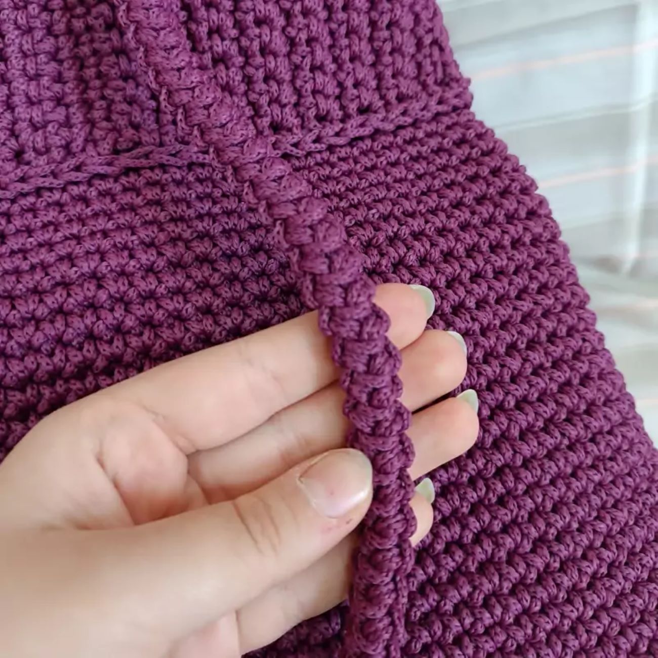 Handgemachte Häkeltasche – Einzigartig & Stilvoll in Violett für Jeden Anlass