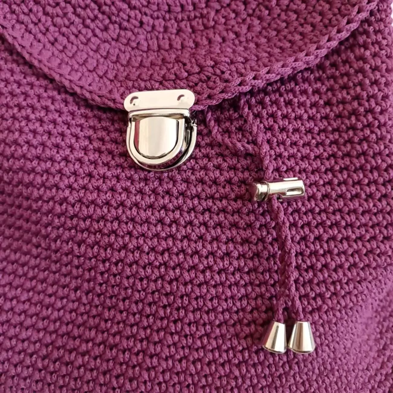 Handgemachte Häkeltasche – Einzigartig & Stilvoll in Violett für Jeden Anlass