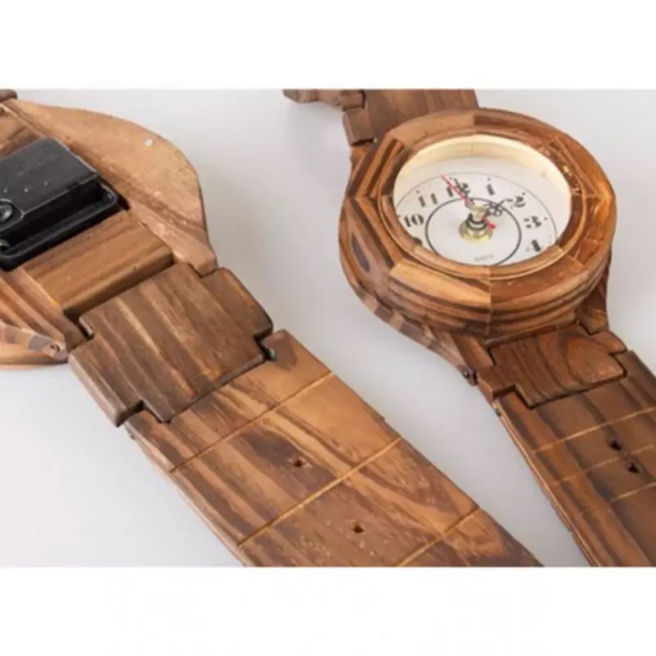 Handgefertigtes Holztisch-Accessoire – Sorgfältig gefertigt für zeitlose Eleganz