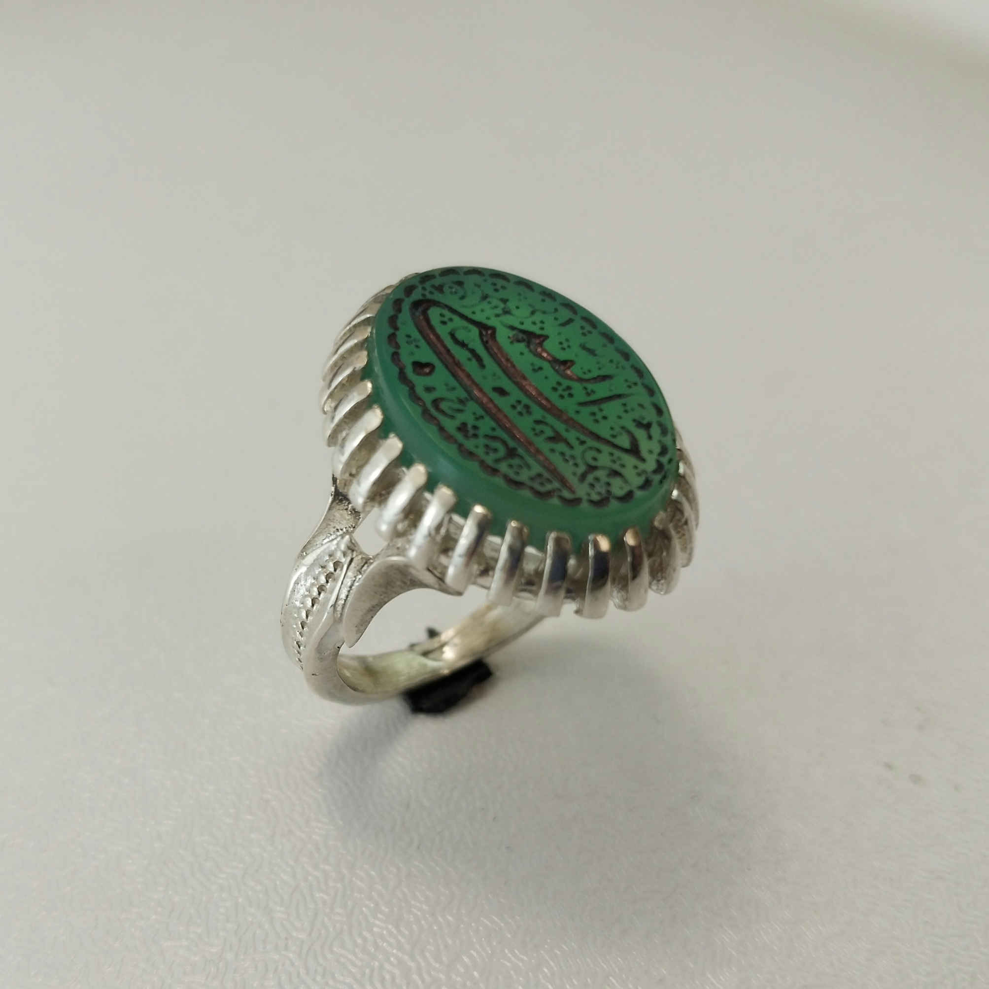Islamischer Herren-Silberring mit Graviertem Achatstein – Hasbi Allah Design