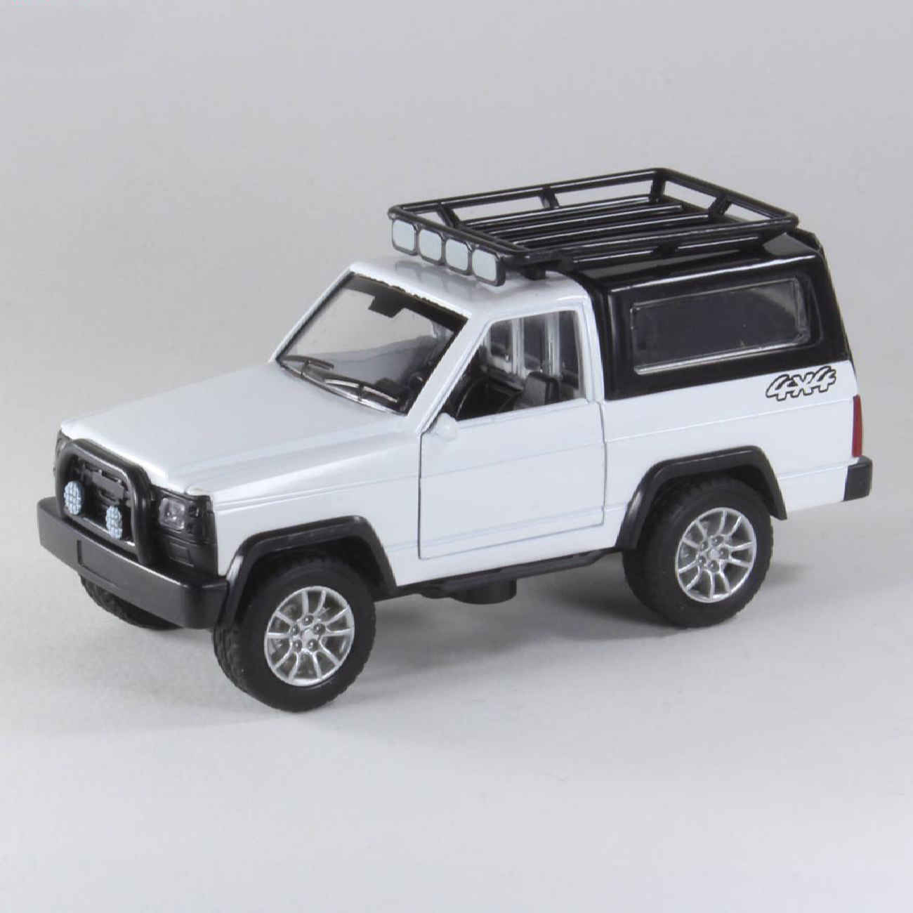 Nissan Patrol 1988 Spielzeugauto – 4×4 Modell, Perfekt für Sammler und Off-Road-Fans
