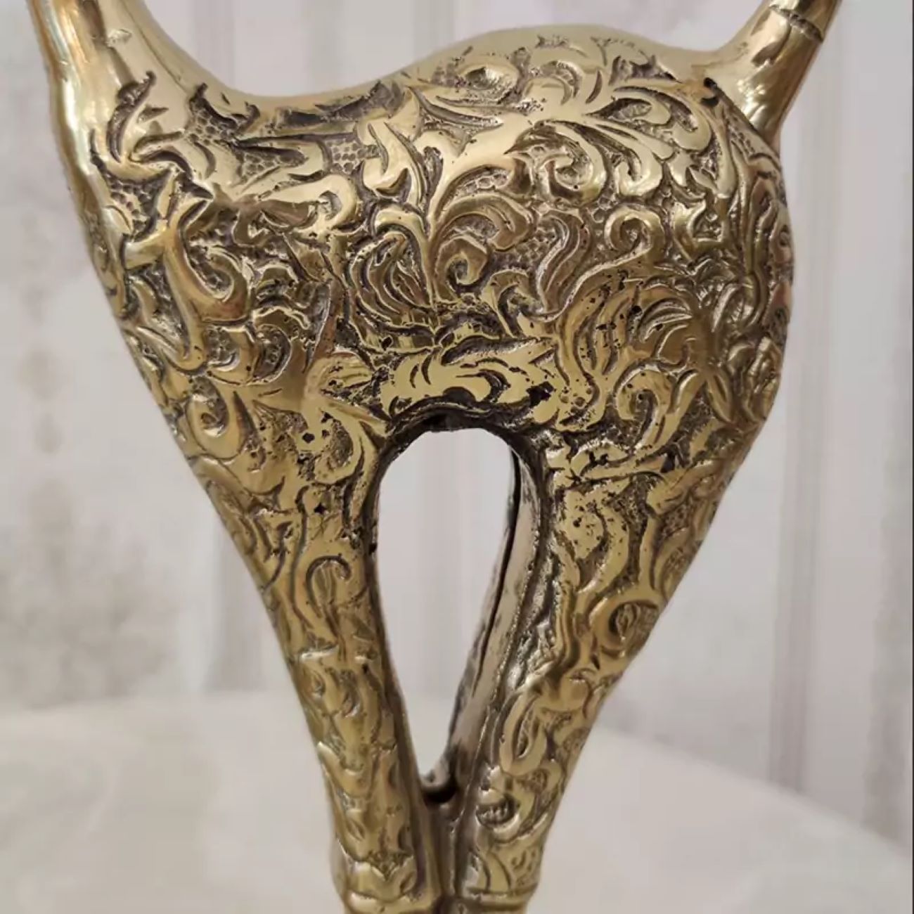 Paar Bronze-Katzen-Skulpturen – Elegantes Design, Zeitloses Kunstwerk